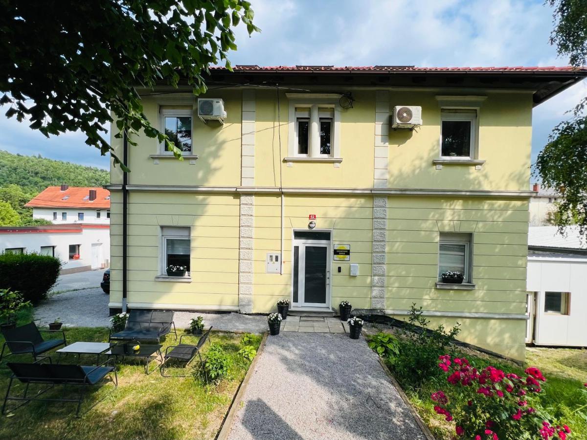 Lemonwood House Hotel Postojna Bagian luar foto