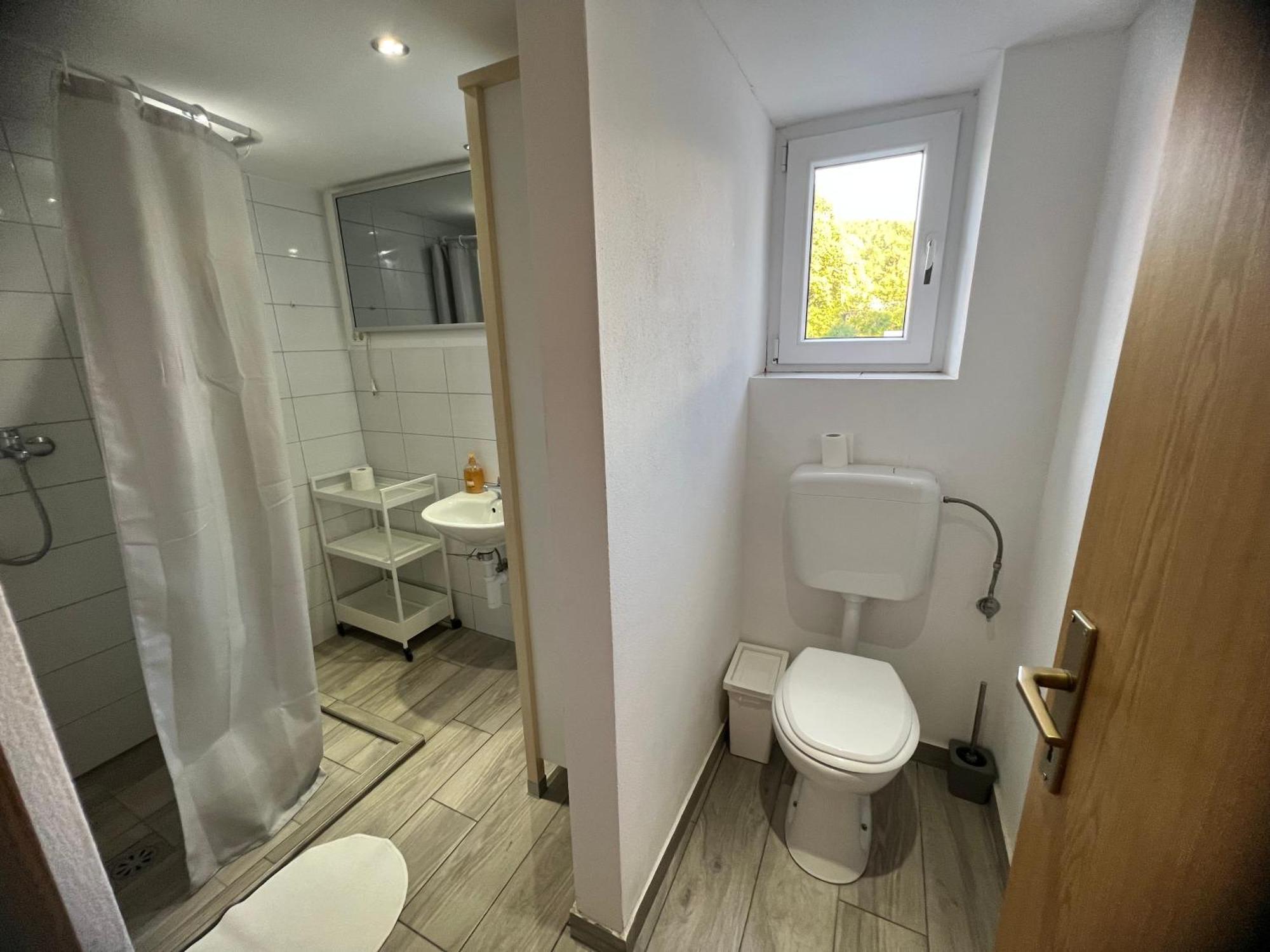 Lemonwood House Hotel Postojna Bagian luar foto
