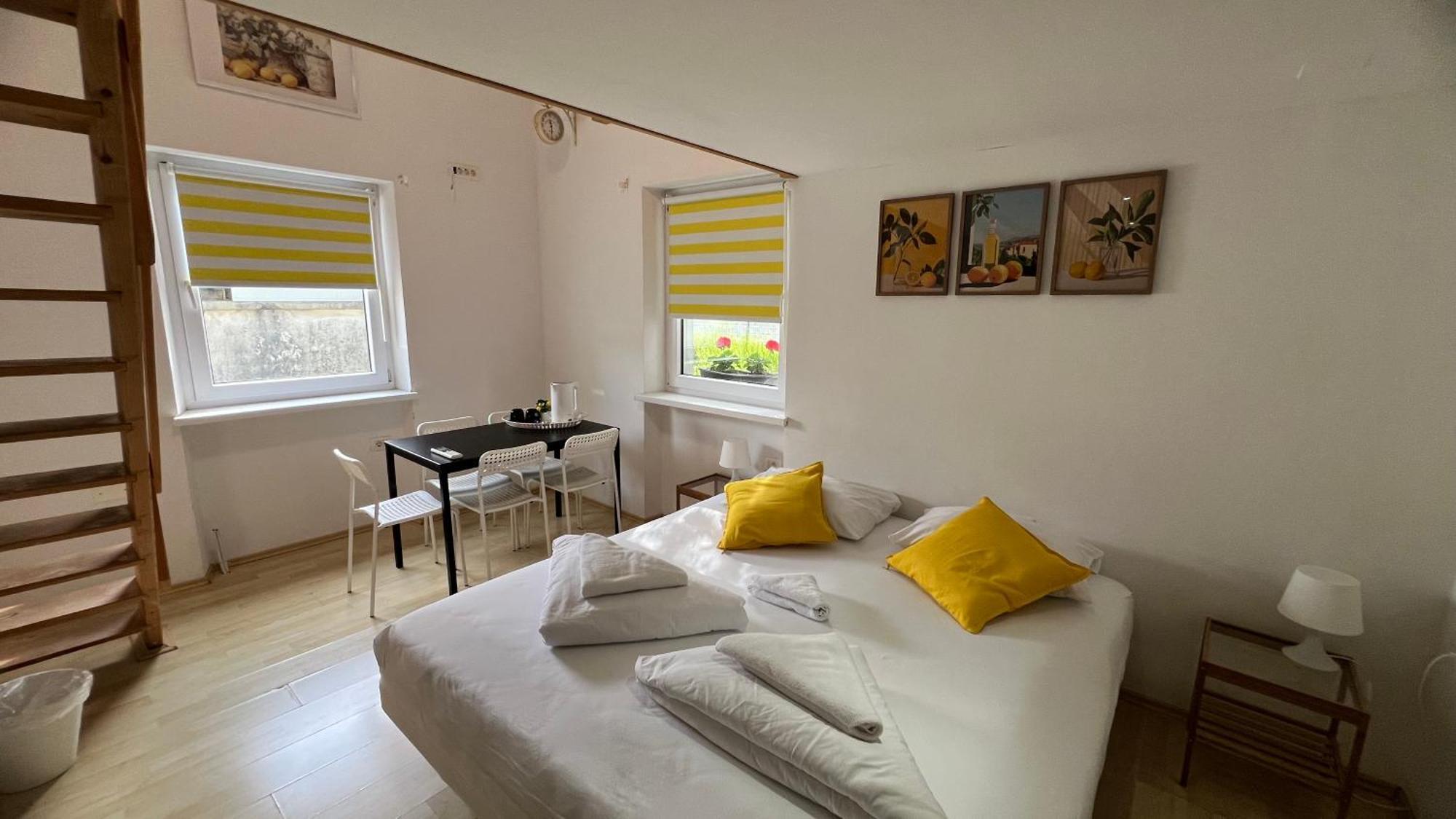 Lemonwood House Hotel Postojna Bagian luar foto