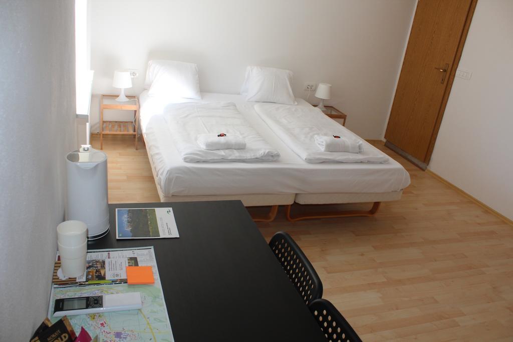 Lemonwood House Hotel Postojna Bagian luar foto