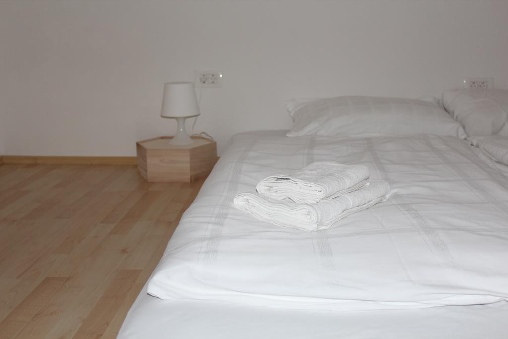 Lemonwood House Hotel Postojna Bagian luar foto